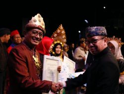 Dr. H. Toto Warsito, M.Ag., Raih Penghargaan Pendidik Dedikatif dari Disdik Jabar