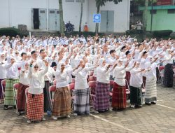 Pemecahan Rekor MURI Pemakaian Sarung Oleh ASN Kota Cimahi 2024, Dukung Bangga Buatan Indonesia