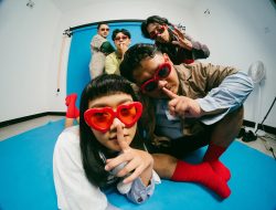 Liar’s Wife Debut Dengan “Checks and Calls”, Kisah Cinta dan Ketidakpastian