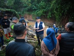 Pemkot Bandung Relokasi 19 Jenazah Akibat Longsor di TPU Cikutra