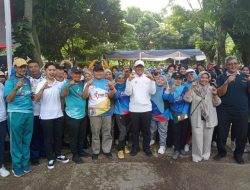 PGRI Kota Cimahi Rayakan HUT ke-79 dan Hari Guru Nasional dengan Fun Walk dan Senam Sehat
