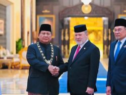 Presiden Prabowo Subianto Terima Penghargaan Tertinggi Darjah Kerabat Johor Pangkat Pertama