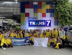 Mahasiswa Ilkom 23.2 UT Bandung Kunjungi Trans7, Pelajari Industri Penyiaran Secara Langsung