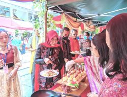 KCD Pendidikan Wilayah VII Apresiasi Simulasi Wedding Adat India di SMK ICB Cinta Wisata