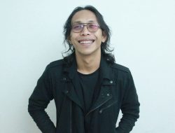 Noviarie Sajikan ‘Klise Kolase’, Romantisme Singkat di Tengah Bising Kota