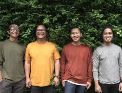 Menolak Galau, The Rain Ajak Kita Bahagia Dalam Pencarian Lewat ‘Sendiri Tak Sendirian’