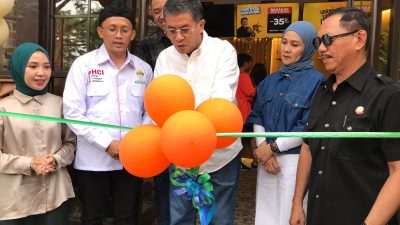 Warung Bakakak Sampurasun Resmi Buka Cabang Baru di Pasteur Bandung, Serap Puluhan Tenaga Kerja Lokal