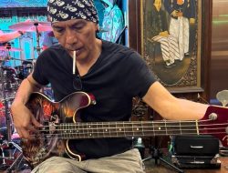 Yuke DEWA 19 Buka Lelang Fender Bass Favorit Untuk Bantuan Korban Bencana Aceh dan Sumatra