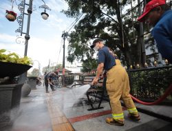 Bandung Bersih Usai Tahun Baru, DLH Angkut 95 Kubik Sampah