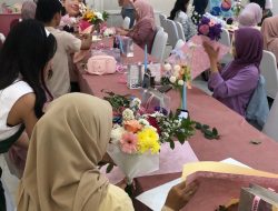 Kolaborasi Wana Flore, Emina, dan Makeupuccino Hadirkan Workshop Merangkai Bunga