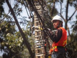 Pemkot Bandung Tertibkan Kabel Udara, Pastikan Layanan Publik Tetap Berjalan Normal