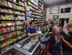 Toko Buku Dahlan Bertahan Lebih dari Enam Dekade, Rahasianya Pelayanan dan Konsistensi